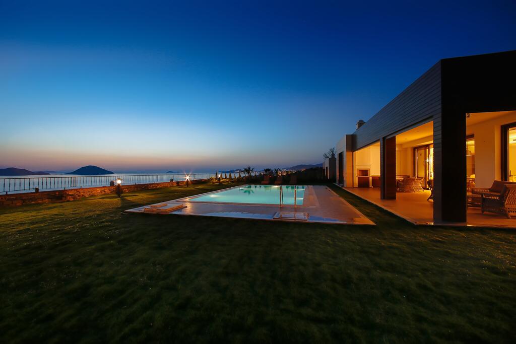 Deniz Manzaralı Satılık Müstakil Villa